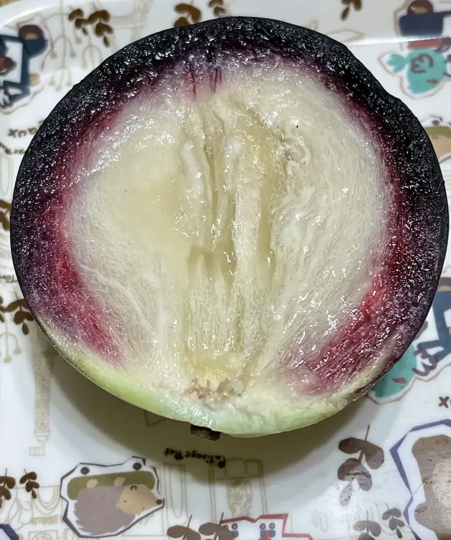 旗山牛奶果成熟果實
